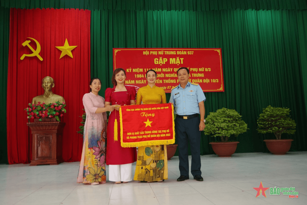 Hội Phụ nữ Trung đoàn 937 tổ chức gặp mặt truyền thống