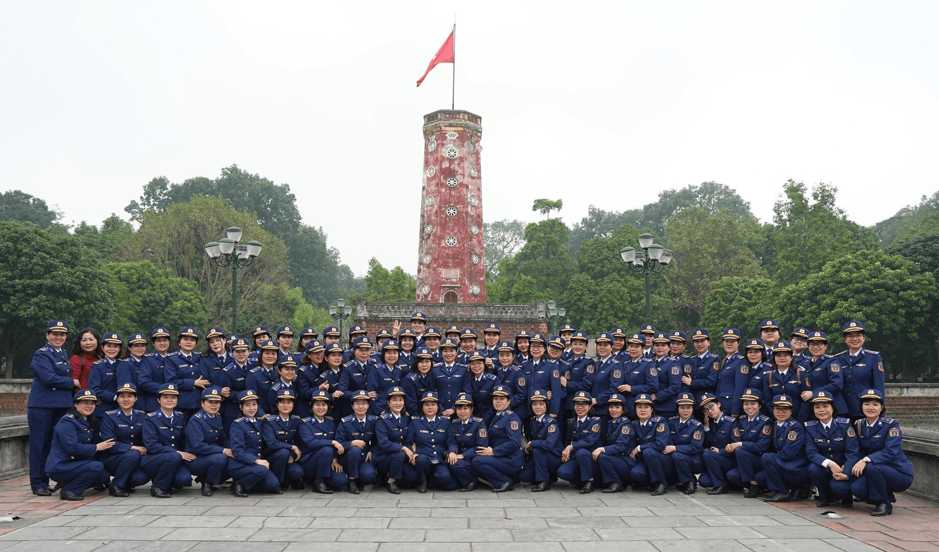 Phụ nữ Cảnh sát biển tham quan, học tập truyền thống