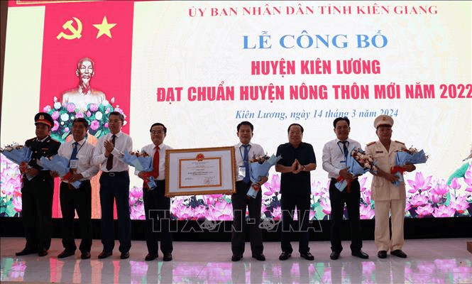 Công bố huyện Kiên Lương (Kiên Giang) đạt chuẩn nông thôn mới