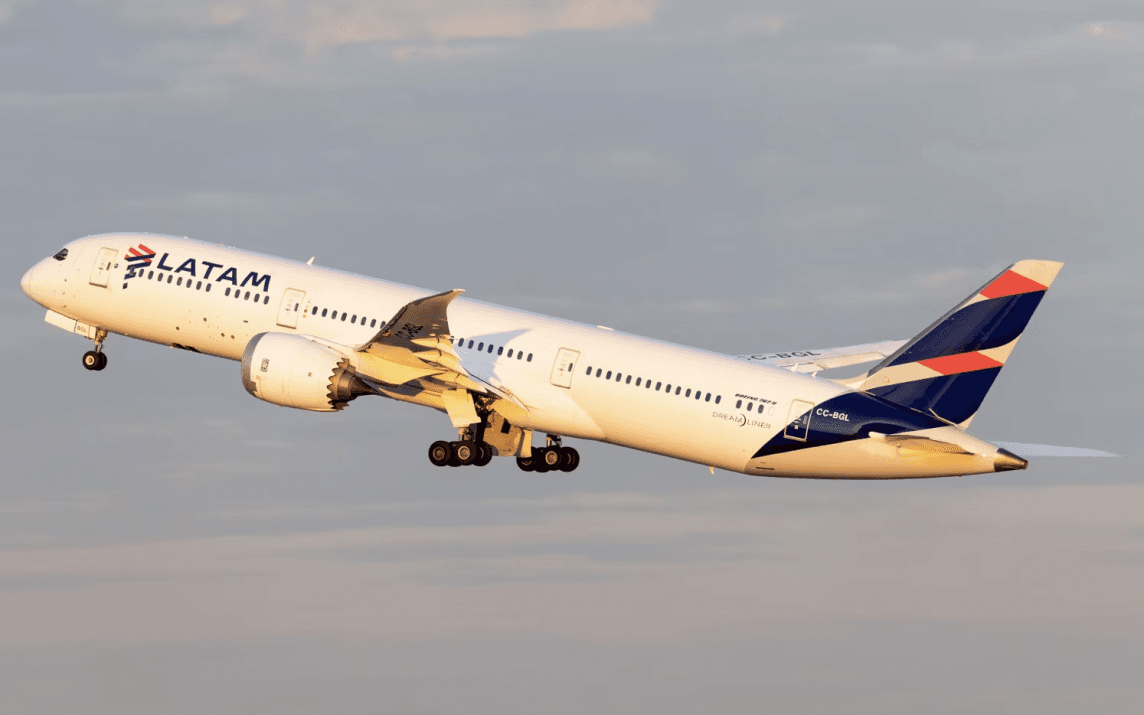 Điều tra vụ máy bay Boeing 787 giảm độ cao đột ngột, khiến 50 người bị thương