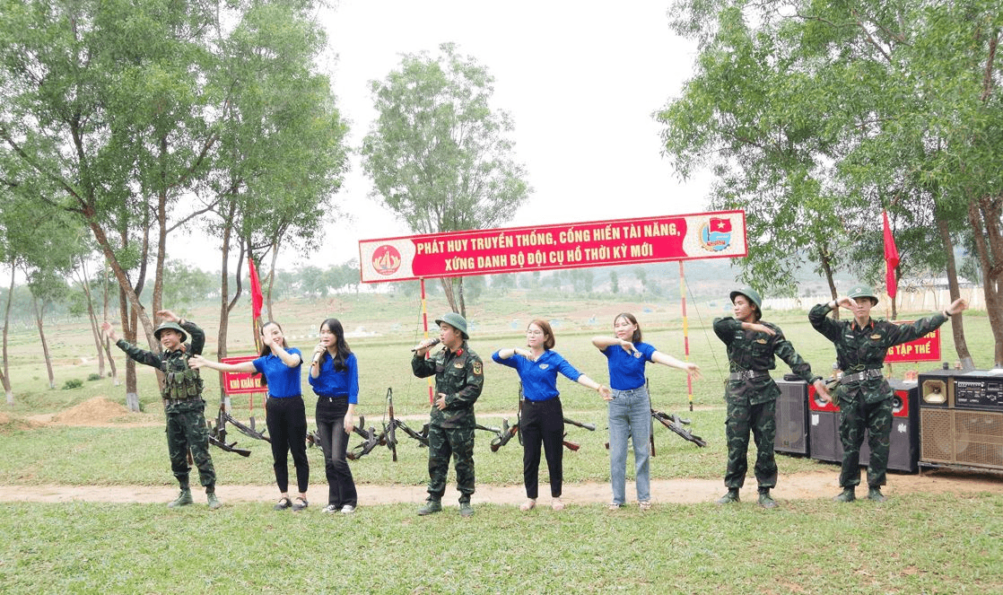 Huyện Cam Lộ, tỉnh Quảng Trị: “Chia nắng thao trường” động viên bộ đội