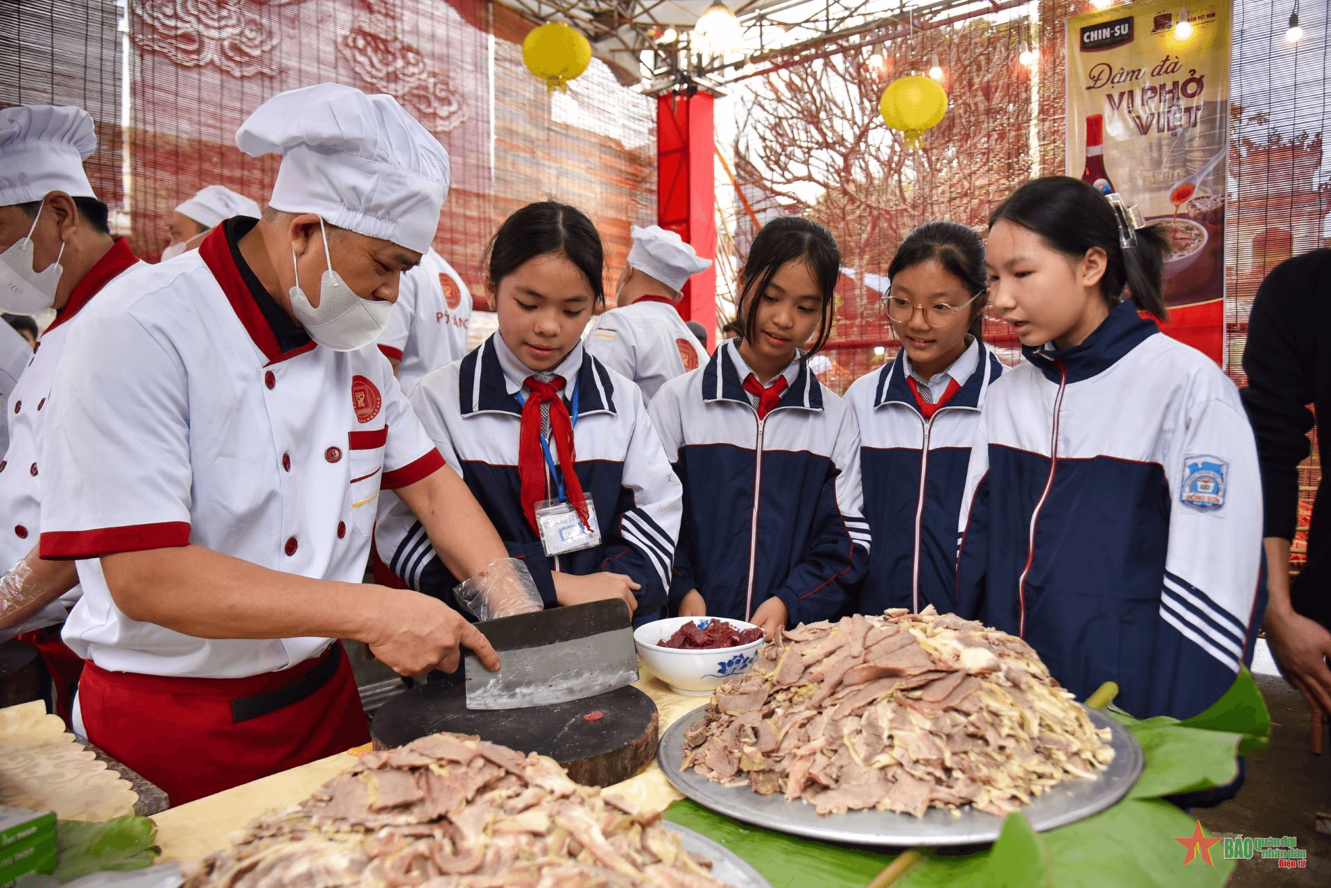 Phở Vân Cù nức thơm níu chân thực khách