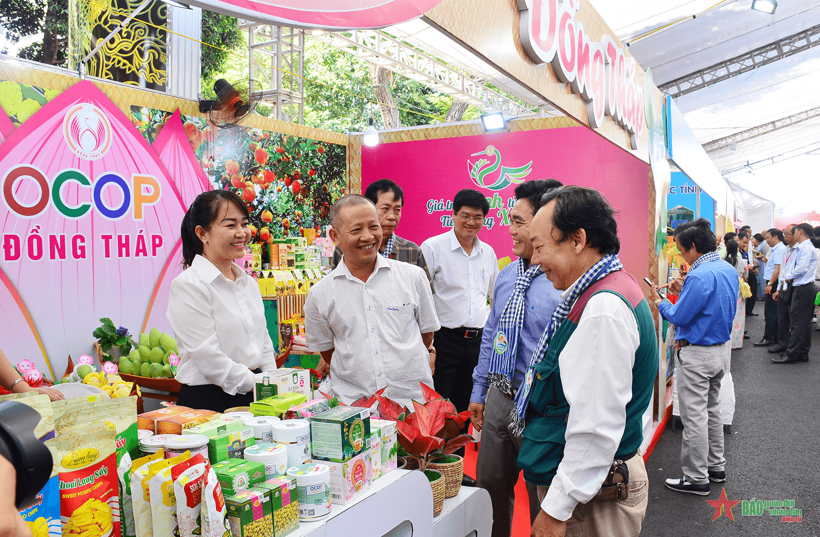 Đưa sản phẩm OCOP đến những người làm báo cả nước