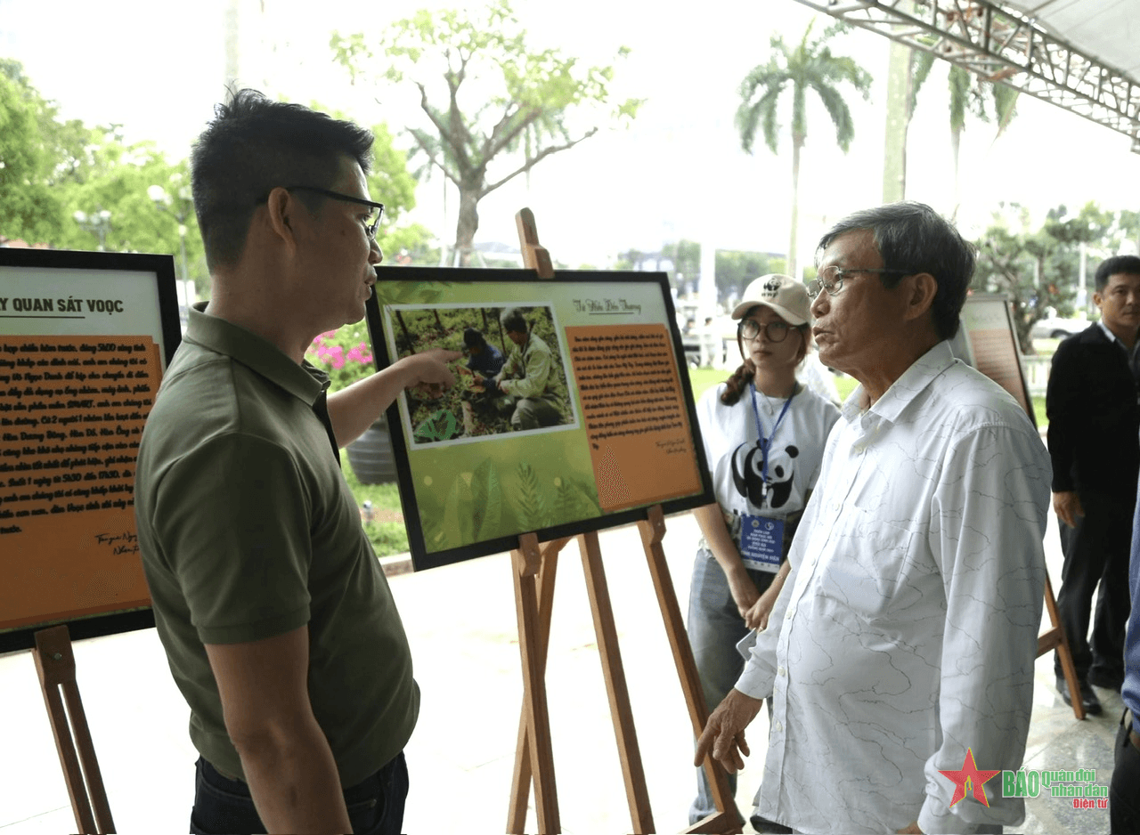 Khai mạc Triển lãm về đa dạng sinh học và mít tinh hưởng ứng Chiến dịch hành động vì động vật hoang dã