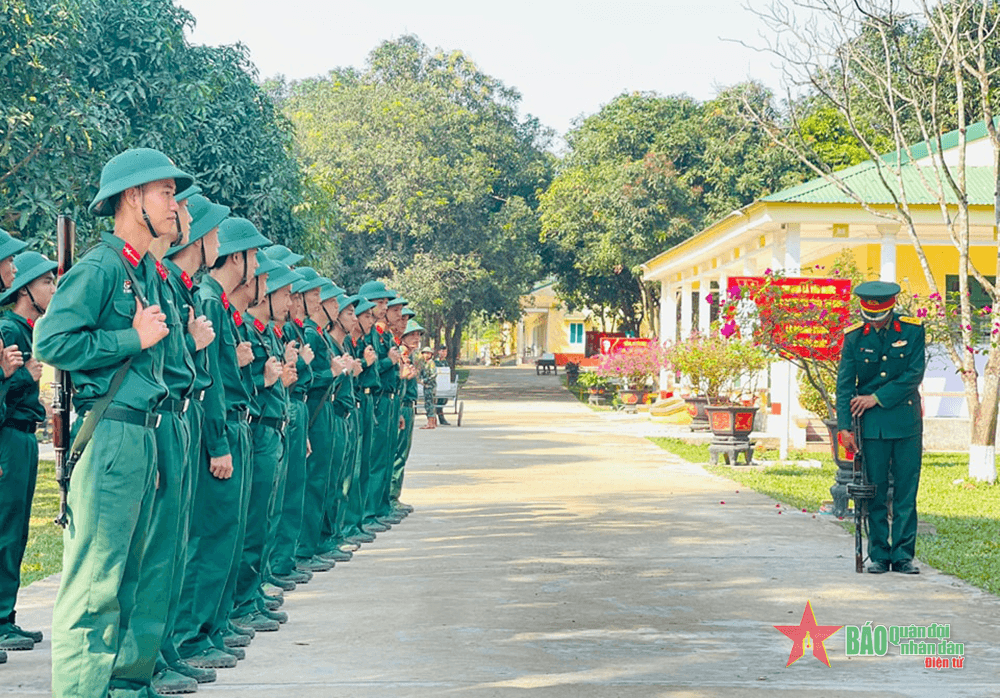 Quân khu 4 giúp chiến sĩ mới vượt qua những bỡ ngỡ