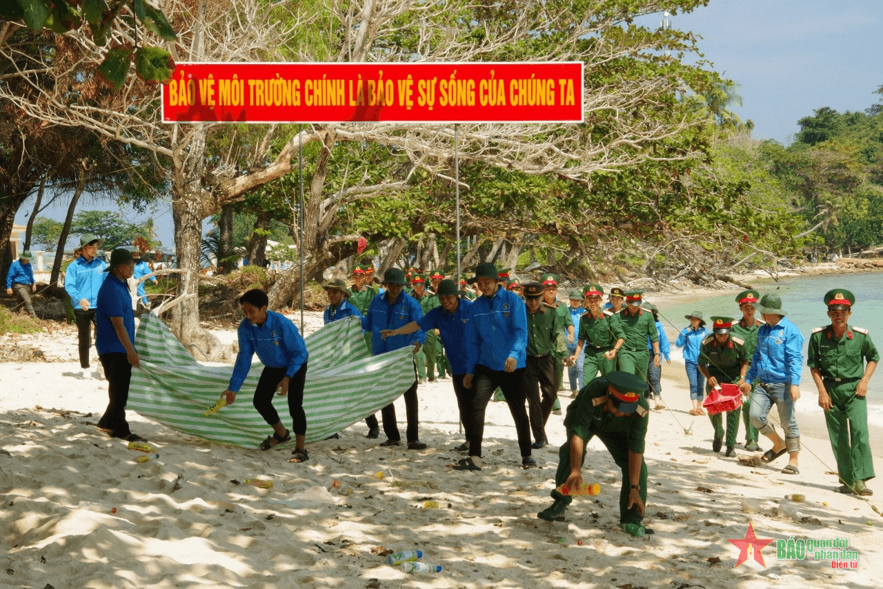 Hành trình tuổi trẻ Vĩnh Long vì biển, đảo quê hương