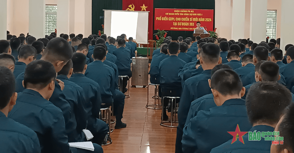 Sư đoàn 363 nâng cao kiến thức pháp luật cho chiến sĩ mới 2024