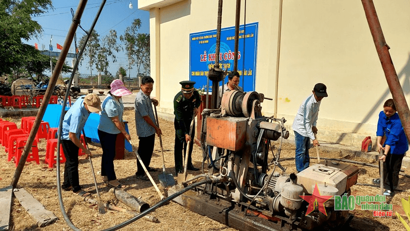 Bộ đội Biên phòng tỉnh Đắk Lắk: Xây dựng giếng nước hỗ trợ nhân dân biên giới trước hạn hán