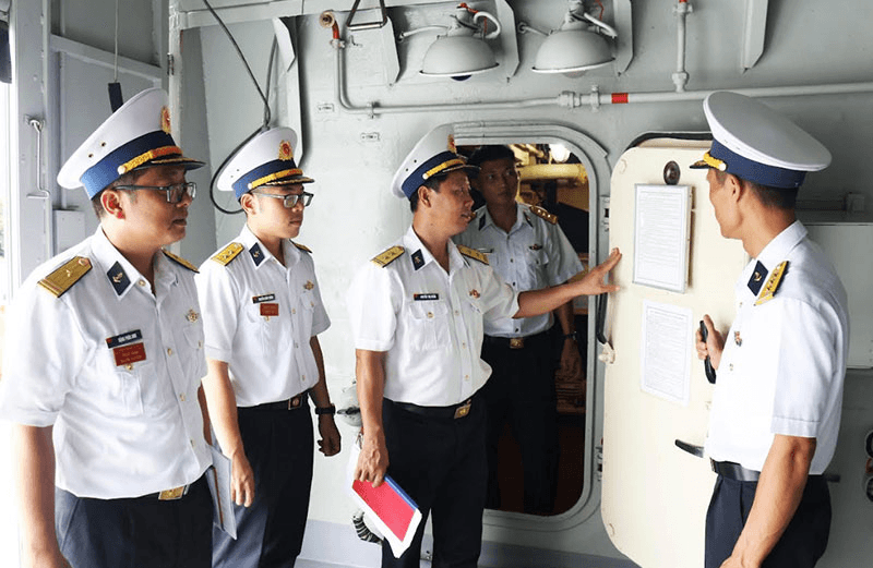 Bộ tư lệnh Vùng 4 Hải quân kiểm tra công tác an toàn vệ sinh lao động, phòng, chống cháy nổ năm 2024 tại Lữ đoàn 162