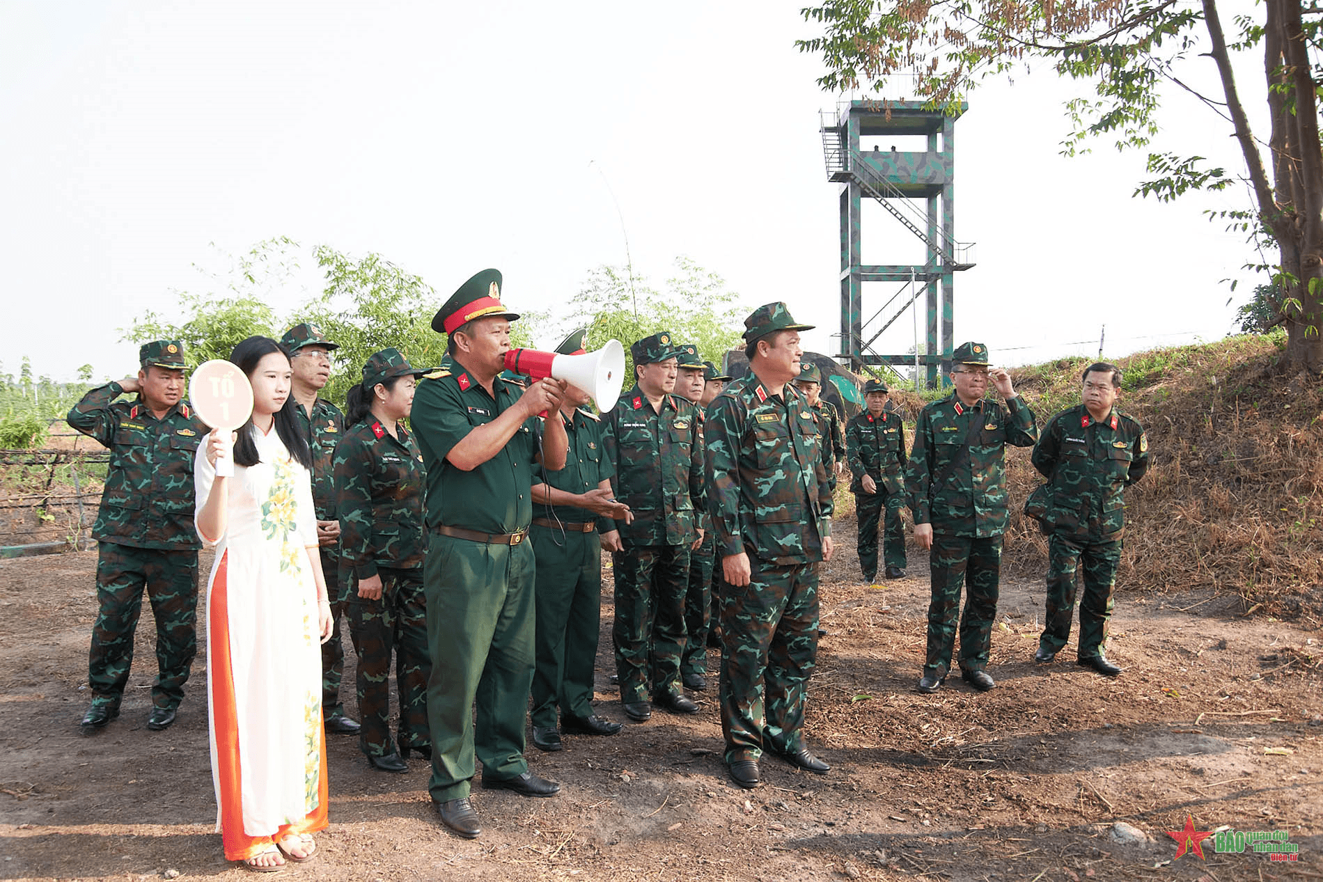 Học viện Quốc phòng tham quan mô hình điểm dân cư biên giới Tây Ninh
