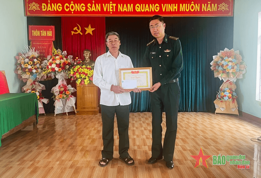 Quảng Bình: Khen thưởng người dân phát hiện hơn 20kg ma túy