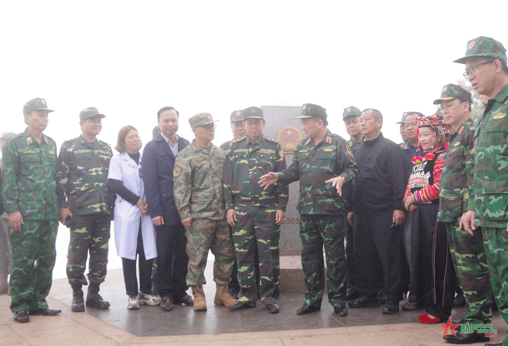Thăm, kiểm tra cột mốc giao điểm Việt Nam - Lào - Trung Quốc