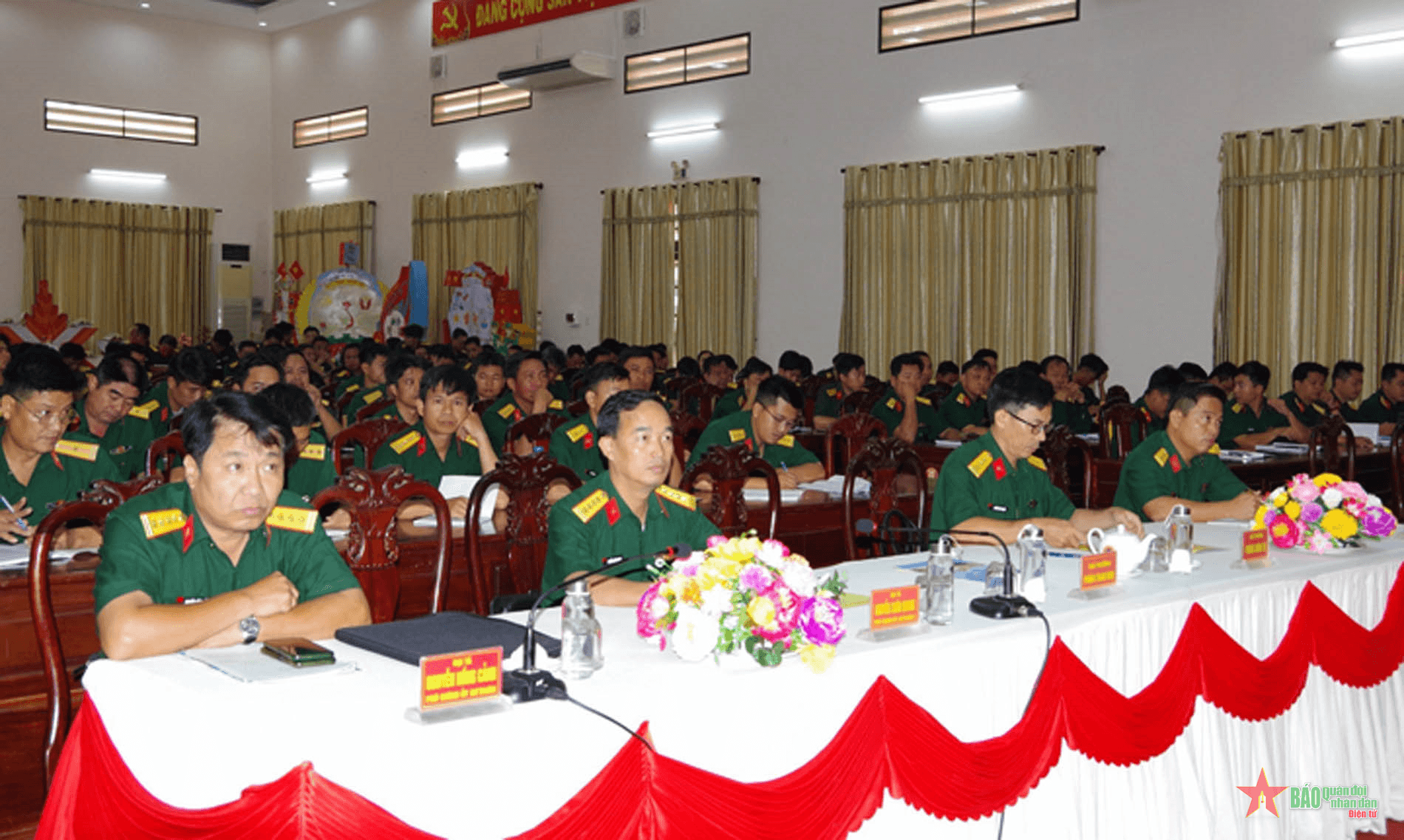 Sư đoàn 5 tổ chức học tập chuyên đề cho sĩ quan, quân nhân chuyên nghiệp