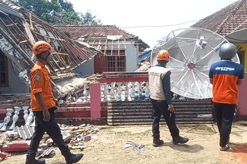 Indonesia viện trợ vùng bị ảnh hưởng do động đất trên đảo Bawean