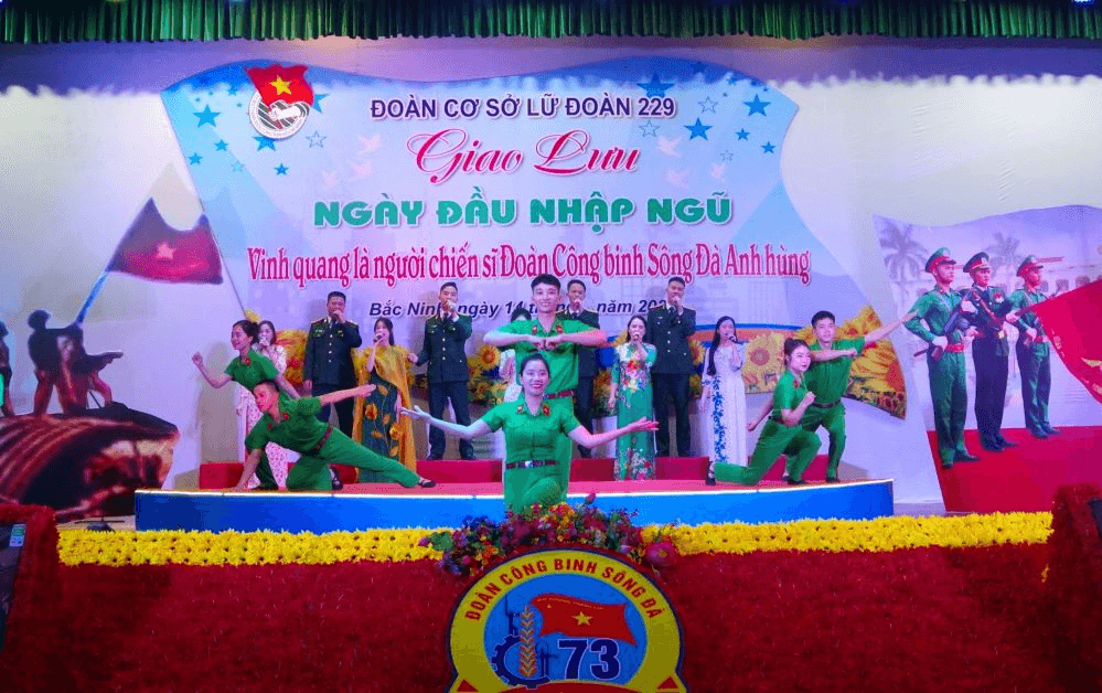 Ấm áp đêm giao lưu chiến sĩ mới