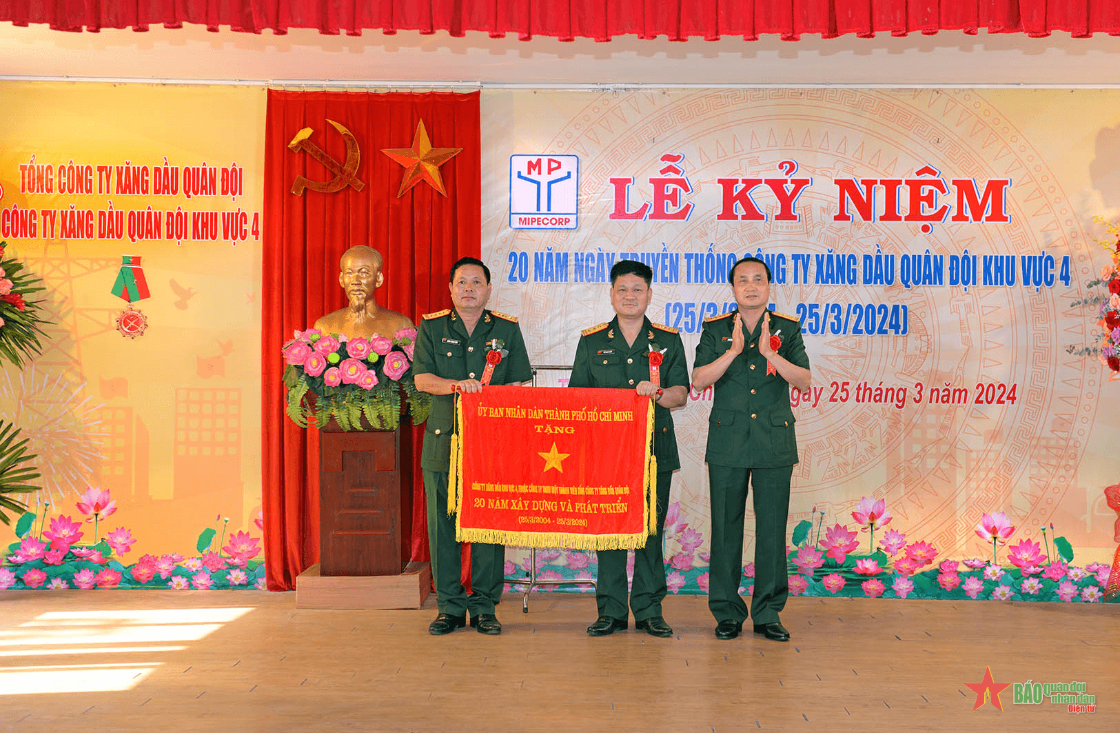 Công ty Xăng dầu Quân đội khu vực 4 vận chuyển, cung ứng bảo đảm đầy đủ, kịp thời xăng dầu quốc phòng
