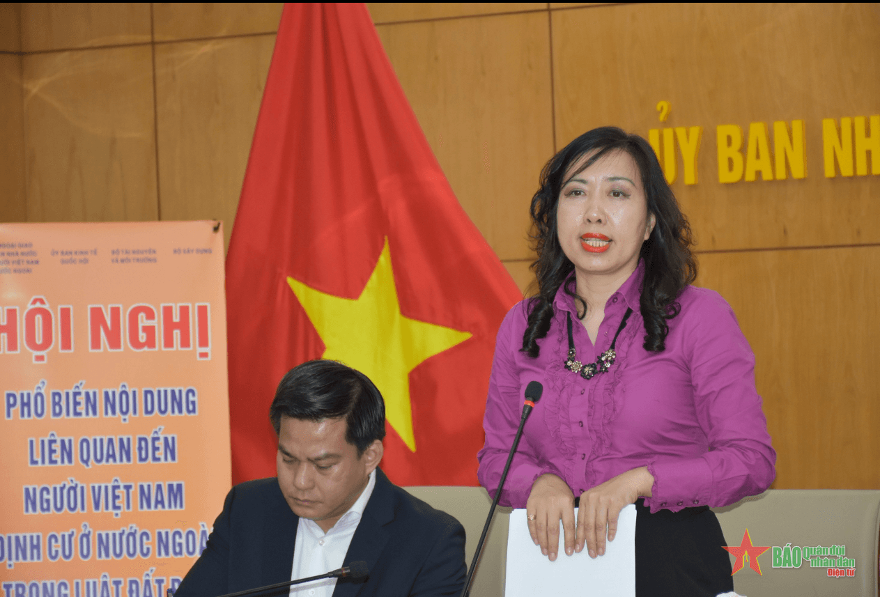 Tuyên truyền, phổ biến các luật cho người Việt Nam ở nước ngoài