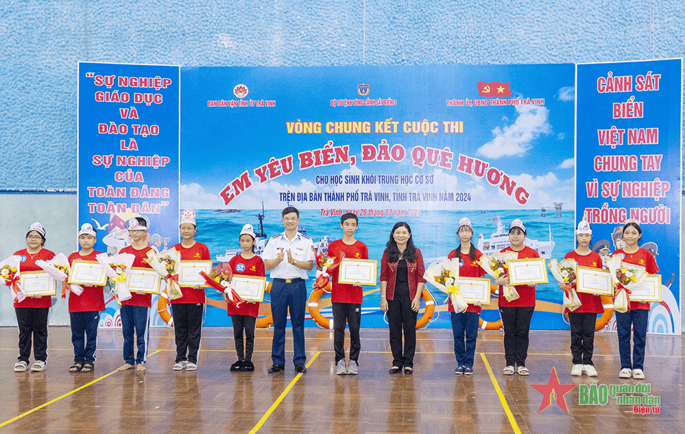 Trao giải cuộc thi “Em yêu biển, đảo quê hương” tại TP Trà Vinh