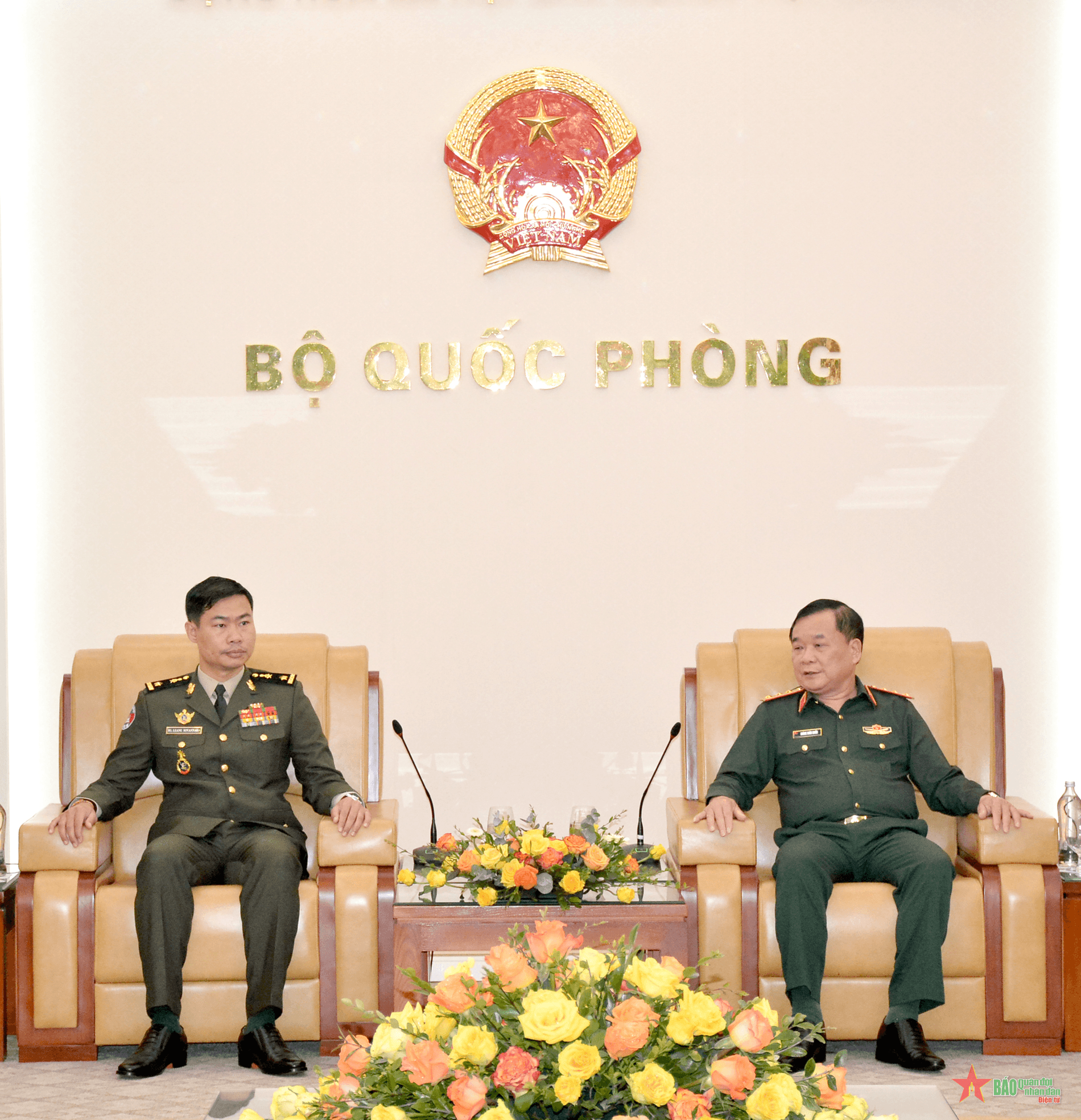 Thượng tướng Hoàng Xuân Chiến tiếp Tùy viên Quân sự Campuchia