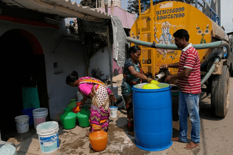 Thành phố Bengaluru của Ấn Độ cạn kiệt nước