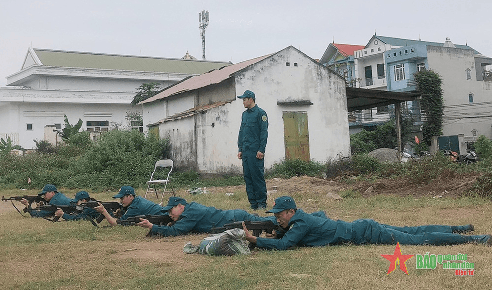 “Sao vuông” thành phố Hòa Bình thi đua huấn luyện giỏi