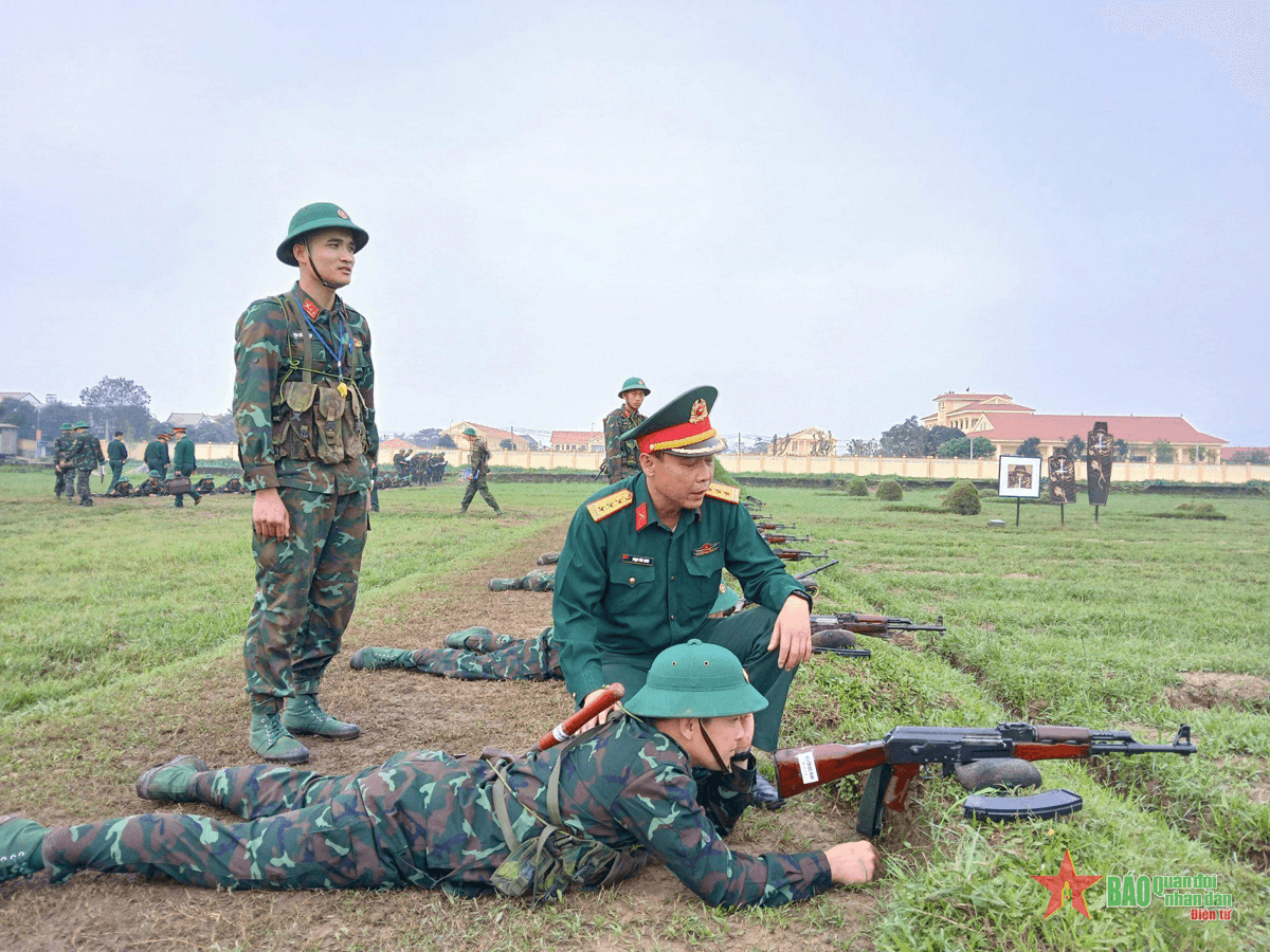 Trung đoàn 764 (Bộ CHQS tỉnh Nghệ An): Giúp chiến sĩ mới vượt qua thử thách