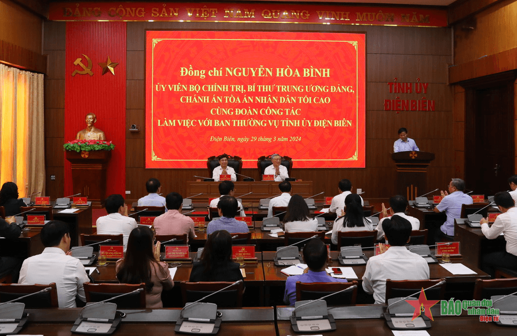 Đồng chí Nguyễn Hòa Bình thăm, làm việc tại tỉnh Điện Biên