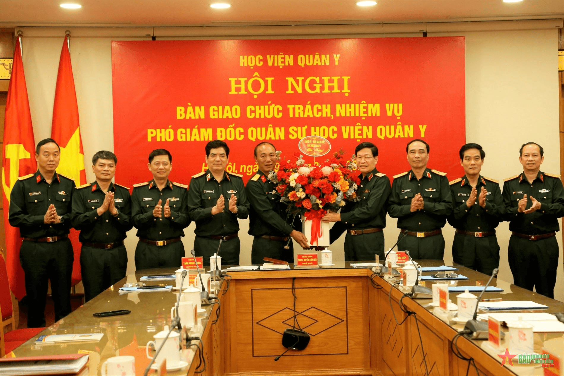 Bàn giao chức trách, nhiệm vụ Phó giám đốc Học viện Quân y