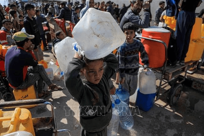 Xung đột Hamas–Israel: UNRWA hối thúc chuyển hàng viện trợ lương thực tới Gaza