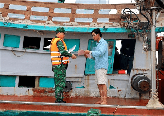 Kiểm tra công tác đấu tranh chống khai thác IUU của Bộ đội Biên phòng tỉnh Cà Mau