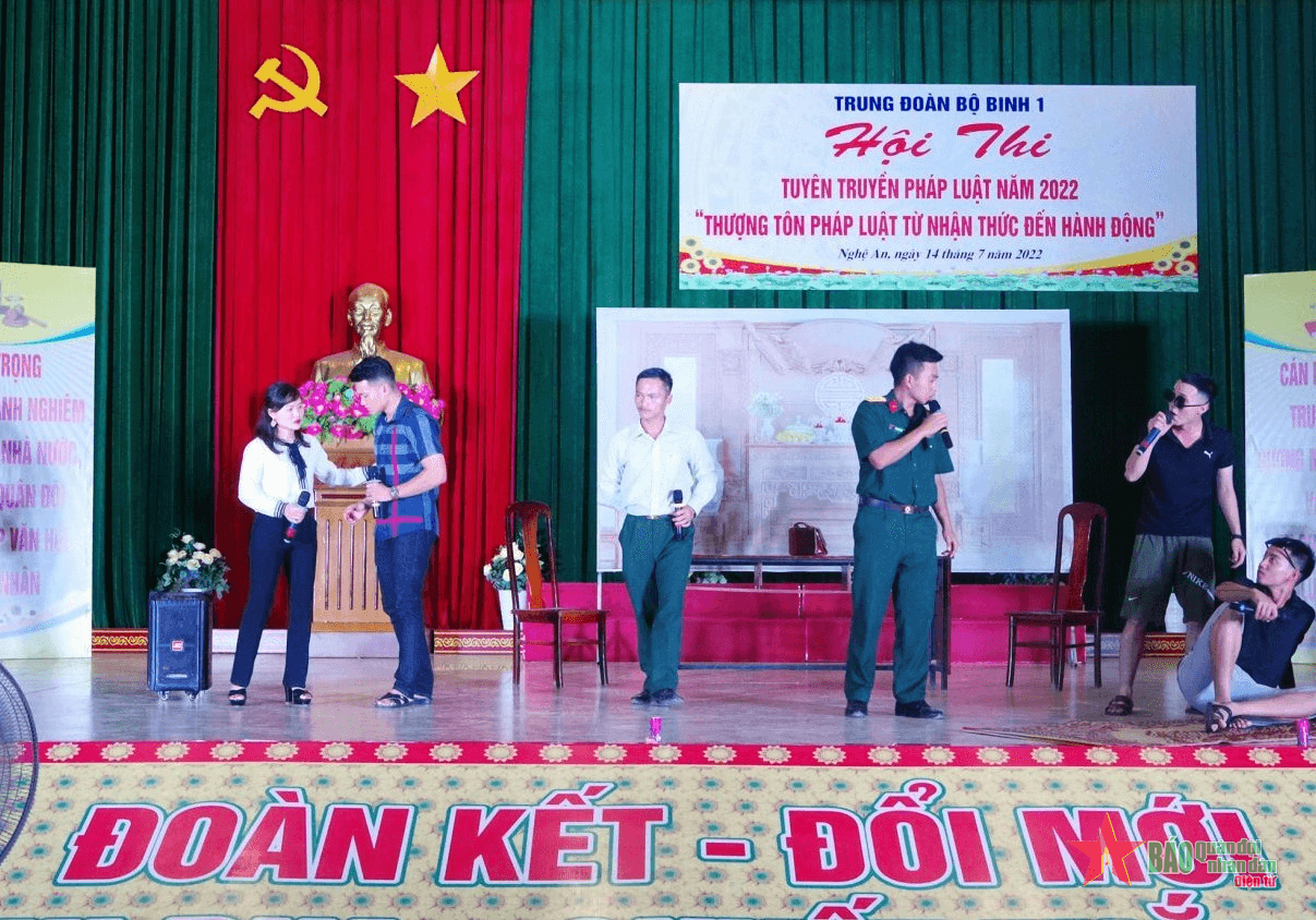 Trung đoàn 1, Sư đoàn 324: Đa dạng hình thức tuyên truyền, phổ biến pháp luật