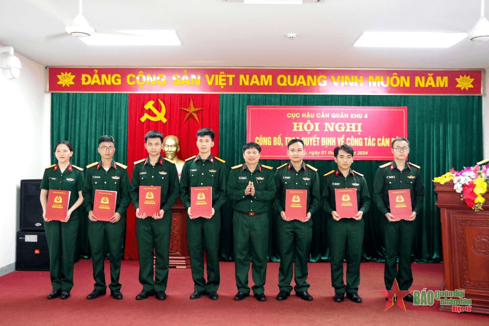 Cục Hậu cần Quân khu 4: Công bố, trao quyết định điều động học viên tốt nghiệp năm 2024