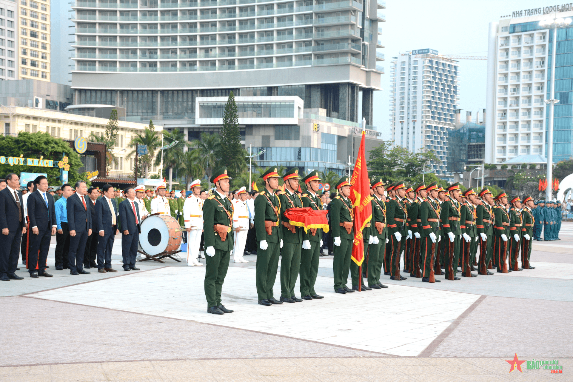 Tổ chức lễ thượng cờ kỷ niệm 49 năm Ngày giải phóng tỉnh Khánh Hòa