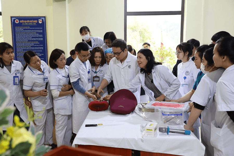 Chăm sóc sức khỏe bà mẹ, trẻ em vùng dân tộc thiểu số