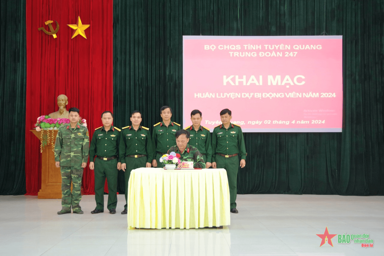 Trung đoàn 247 Bộ CHQS tỉnh Tuyên Quang huấn luyện dự bị động viên