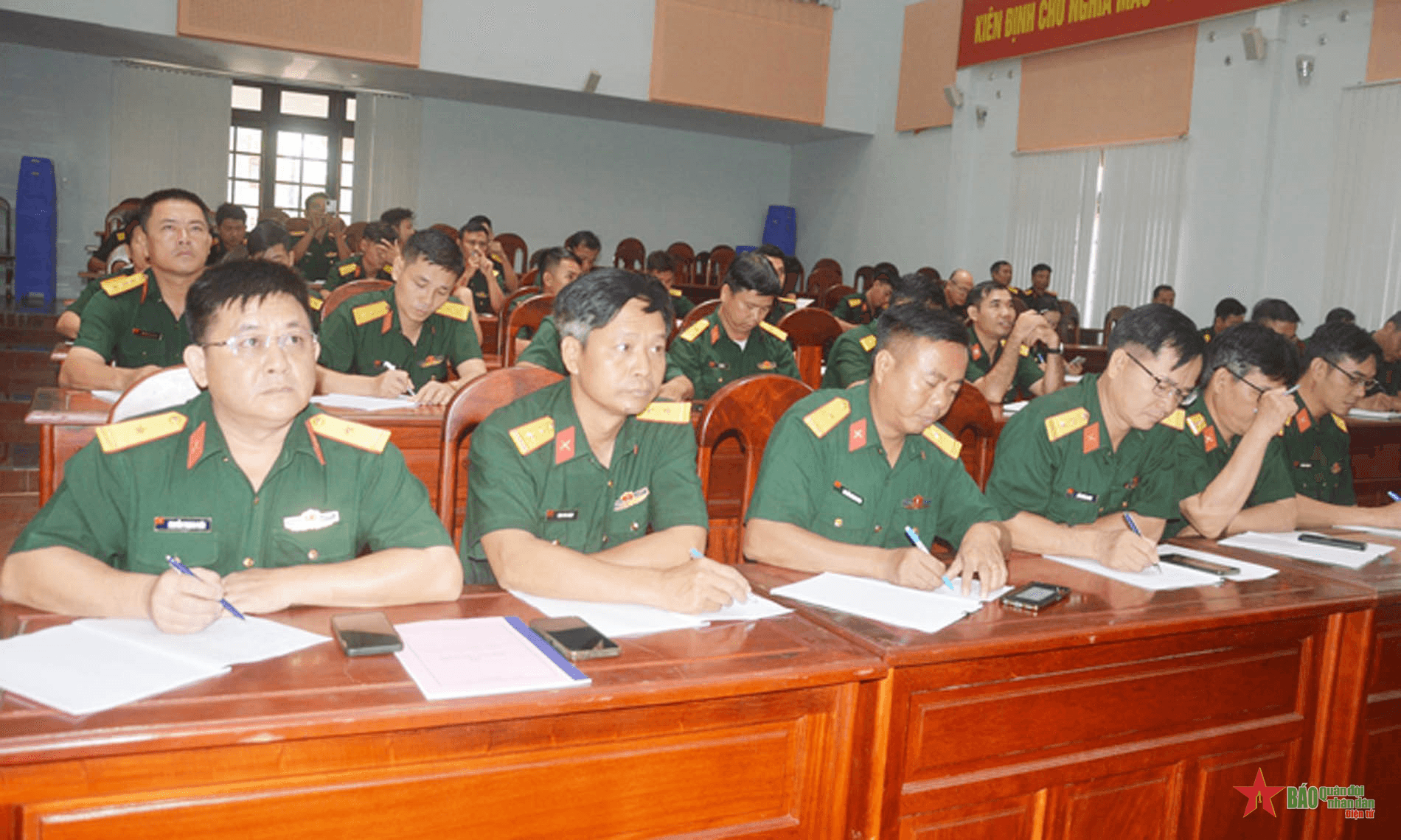 Bộ CHQS tỉnh Bình Phước học tập các chuyên đề của sĩ quan năm 2024