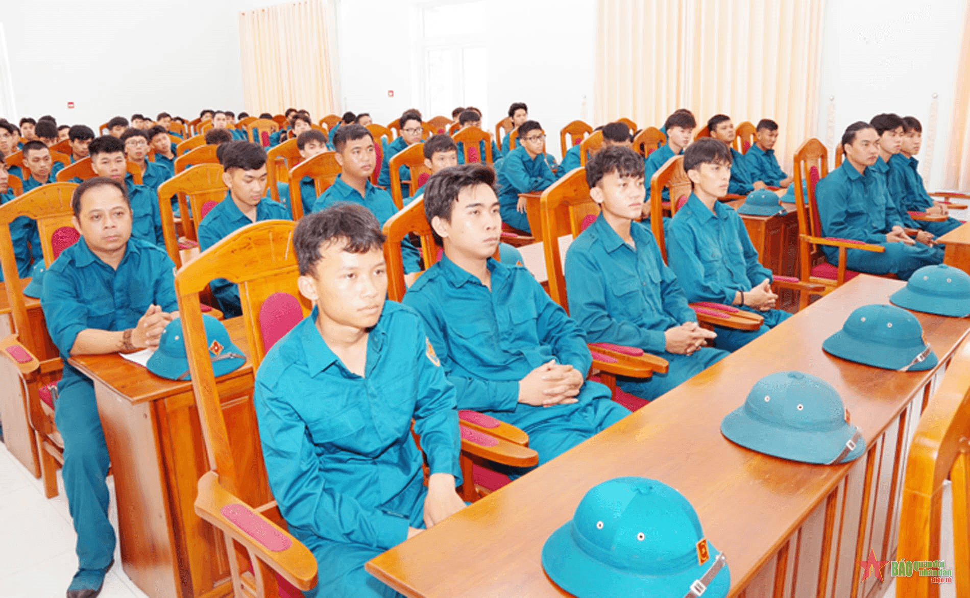 Bộ CHQS tỉnh Bình Thuận khai mạc huấn luyện 2 Đại đội Dân quân Pháo phòng không 37mm