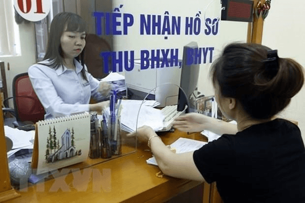 Việc cấp sổ Bảo hiểm xã hội hoặc giải quyết chế độ hưu trí, tử tuất đối với người lao động trong Bộ Quốc phòng