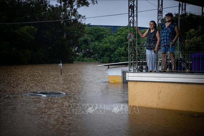 Cứu hộ hơn 150 người ở vùng lụt miền Đông Australia