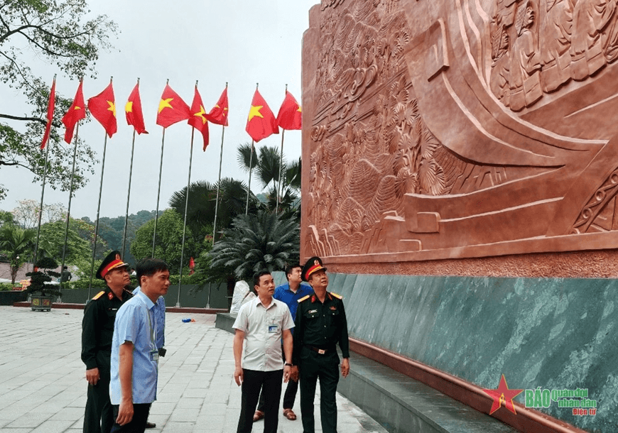 Tự hào về bên Bác Hồ dưới chân núi Nghĩa Lĩnh