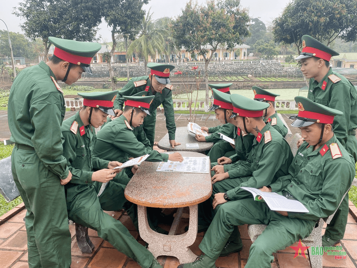 Lữ đoàn Tăng thiết giáp 206 (Quân khu 4): Mềm hóa mệnh lệnh trong huấn luyện chiến sĩ mới