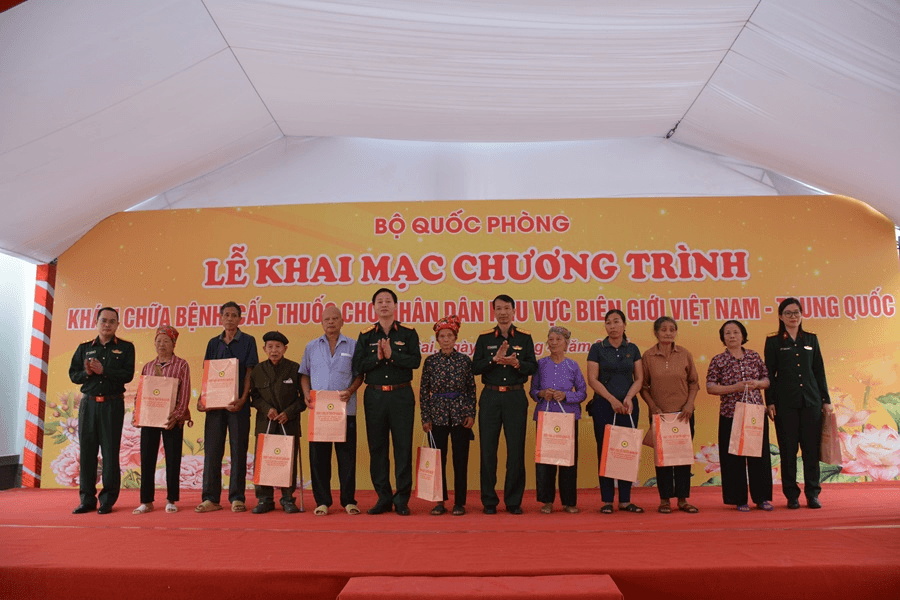 Góp phần vào thành công chung của Giao lưu hữu nghị quốc phòng biên giới Việt Nam - Trung Quốc lần thứ 8