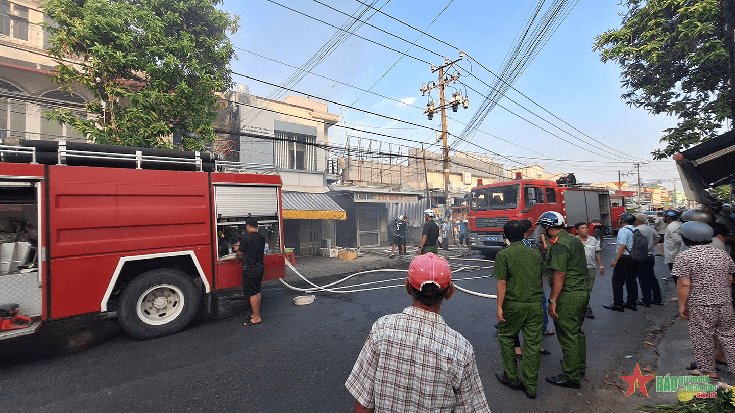 Kiên Giang: Hỏa hoạn thiêu rụi hoàn toàn 2 căn nhà dân
