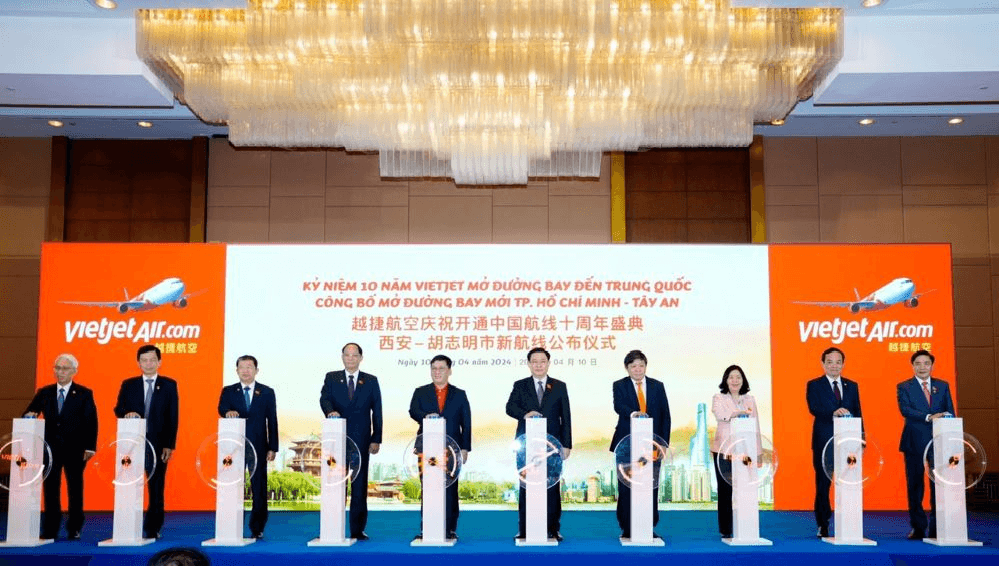 Chủ tịch Quốc hội Vương Đình Huệ dự lễ công bố đường bay thẳng TP Hồ Chí Minh - Tây An (Trung Quốc) của Vietjet
