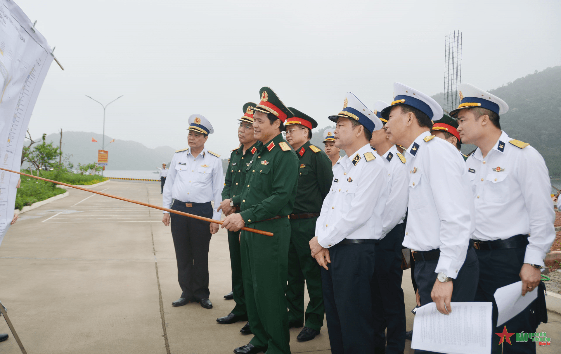 Bộ Quốc phòng kiểm tra công tác đầu tư xây dựng cơ bản và giải ngân quý I năm 2024 với Quân chủng Hải quân
