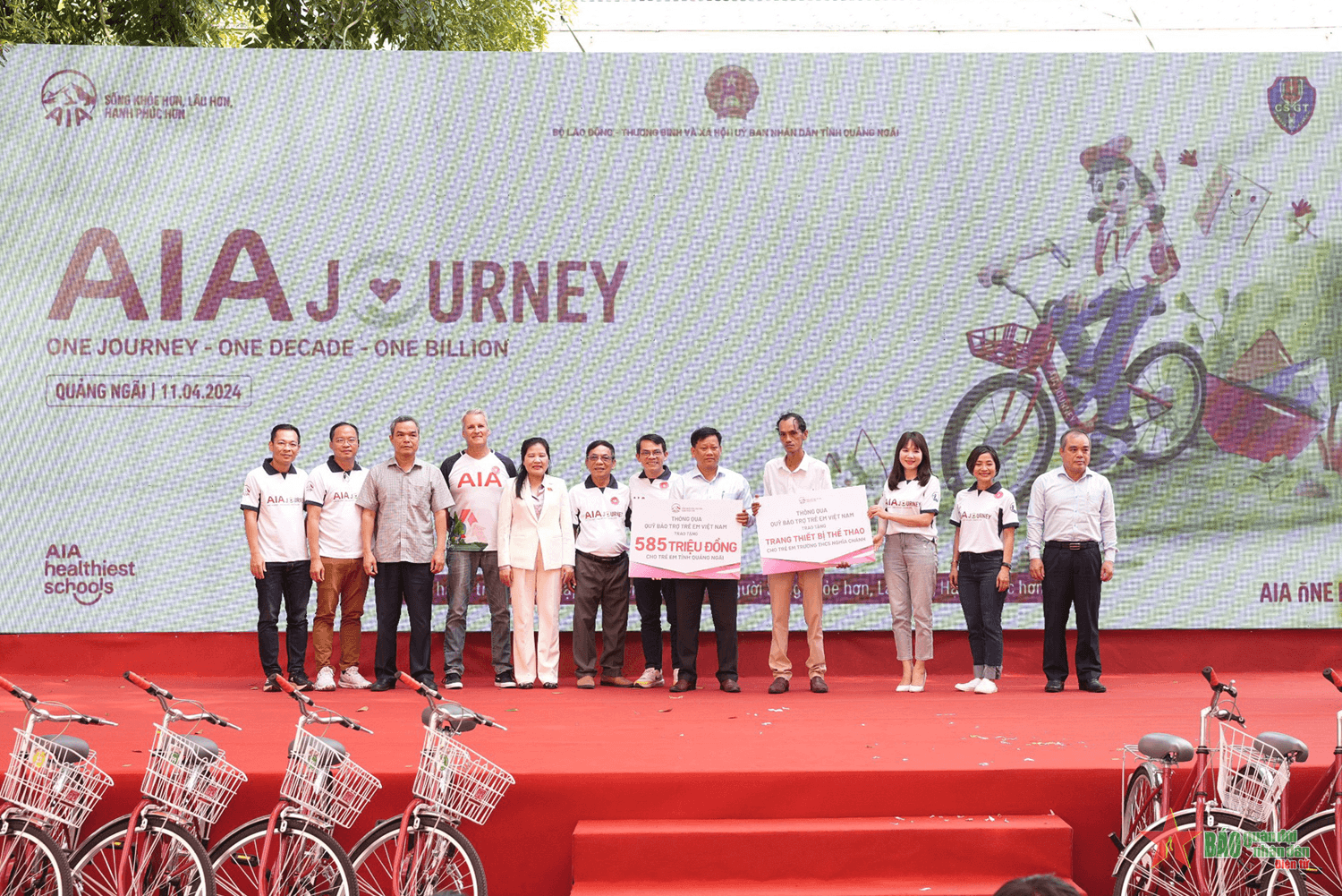 Hơn 580 triệu đồng dành tặng trẻ em có hoàn cảnh khó khăn tỉnh Quảng Ngãi