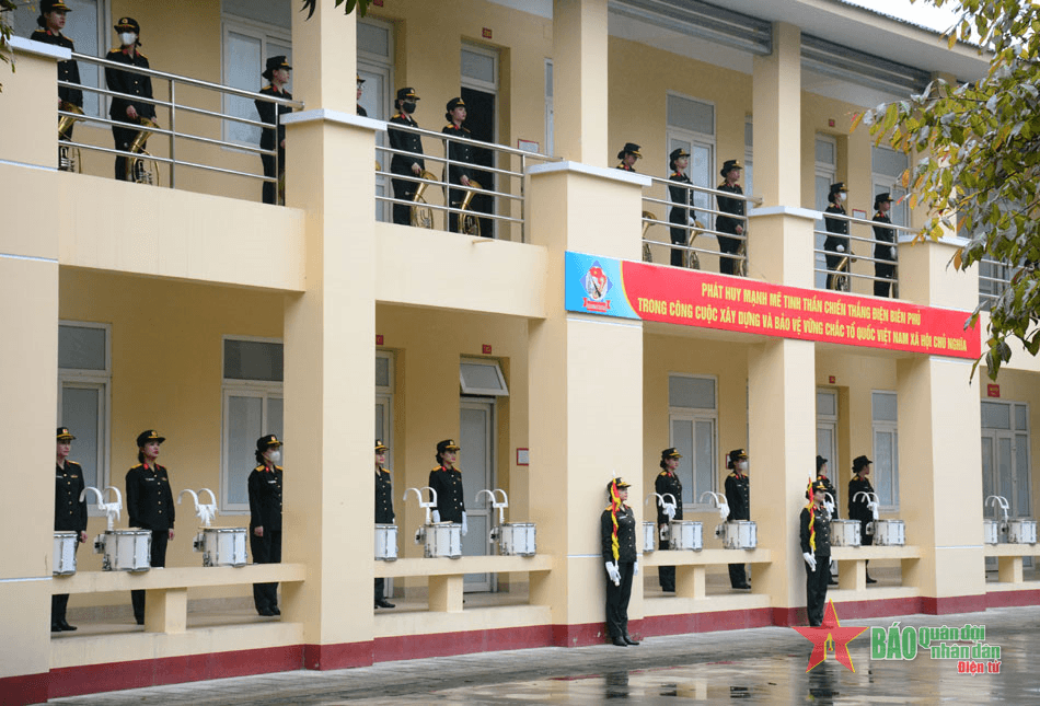 Khối Quân nhạc “vượt nắng, thắng mưa”, tích cực luyện tập diễu binh, diễu hành