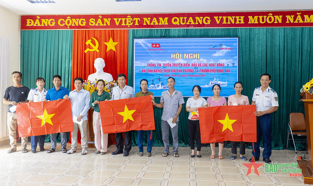Vùng Cảnh sát biển 3 đồng hành với ngư dân TP Vũng Tàu