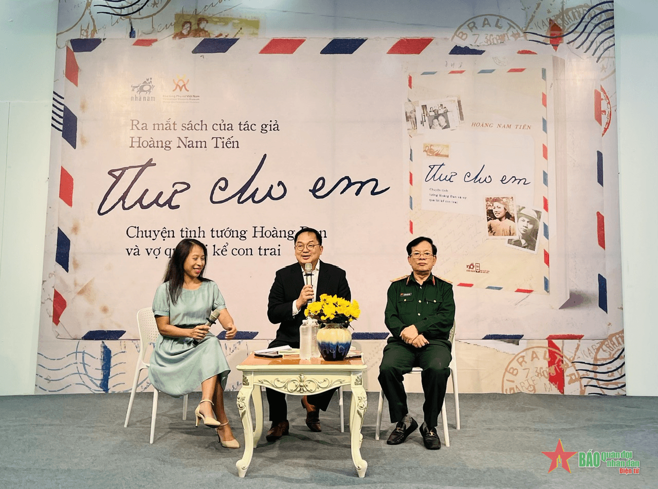 Ra mắt sách "Thư cho em" kể chuyện tình của Thiếu tướng Hoàng Đan