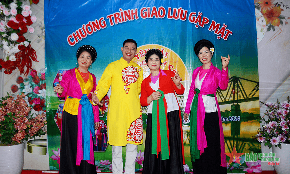 Tiếng hát chèo trên quê lụa Hà Đông